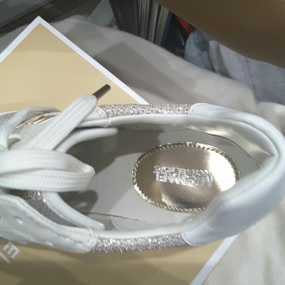 MICHAEL KORES MABEL  TRAINER GLITTER CHAIN  MESH - Picture 5 of 9